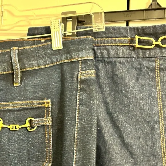 Ann Taylor Dark Blue Relaxed Jeans with Gold Details - Picture 3 of 4